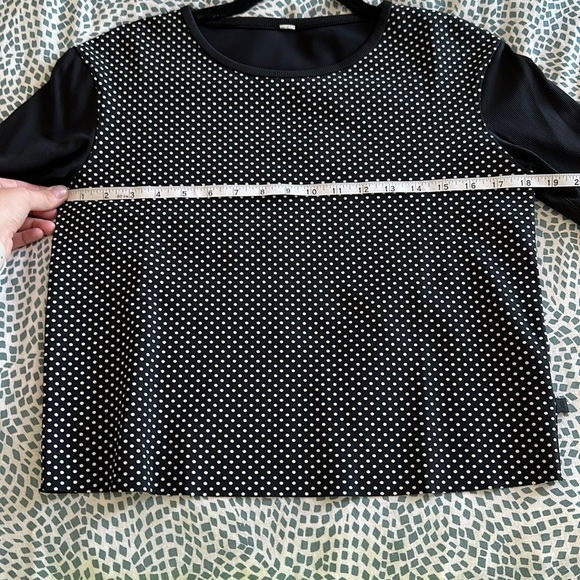 Lululemon Out of This World Tee - Picture 12 of 14